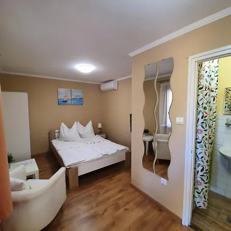 Muskatlis Haz Privatunterkunft Balatonlelle