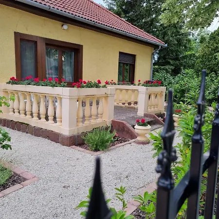 Δωμάτια σε οικογενειακή κατοικία Muskatlis Haz Balatonlelle