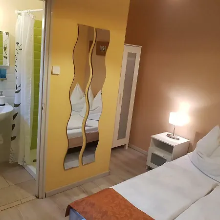 Muskatlis Haz * Balatonlelle