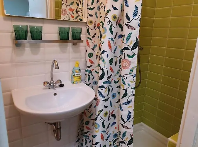 Muskatlis Haz * バラトンレッレ