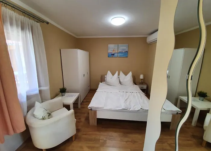 Muskatlis Haz ホームステイ バラトンレッレ