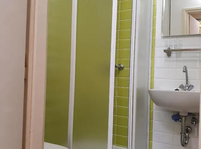 Muskatlis Haz * バラトンレッレ