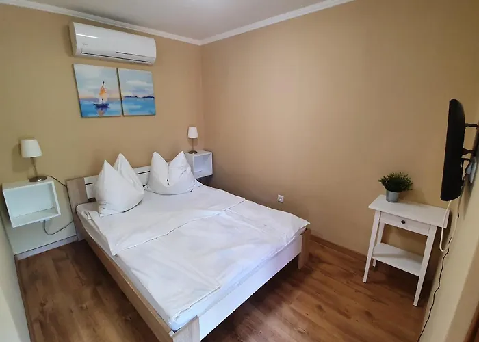 Muskatlis Haz ホームステイ バラトンレッレ